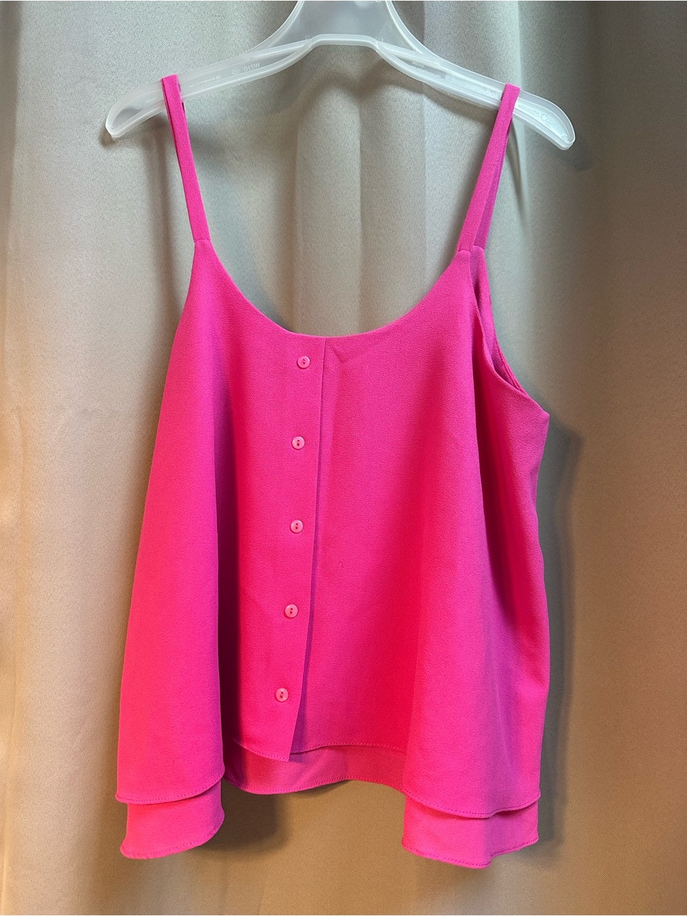 Paper Crane Vibrant Pink Tiered Crepe Tank Top Size M Spaghetti Strap Cami